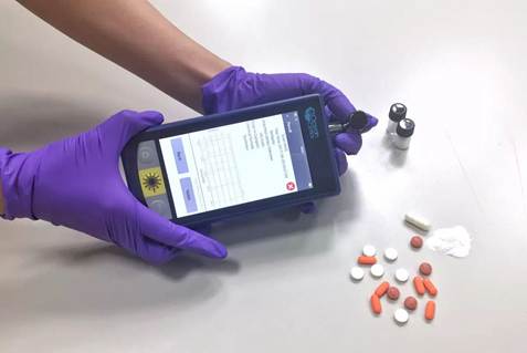 【拉曼违禁品快检】新规矩：想上车，先“领证”！