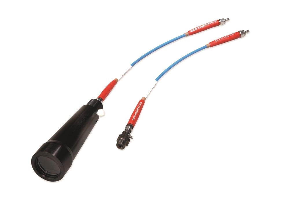 photo of collimating lenses screwed on to the end of sma 905-terminated optical fiber